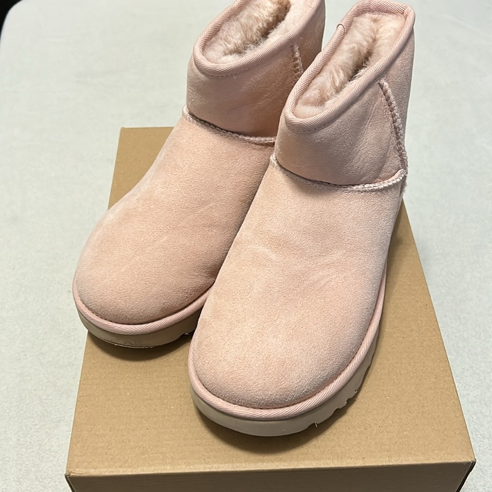 UGG Classic Mini II Pink Boots Women Size 7